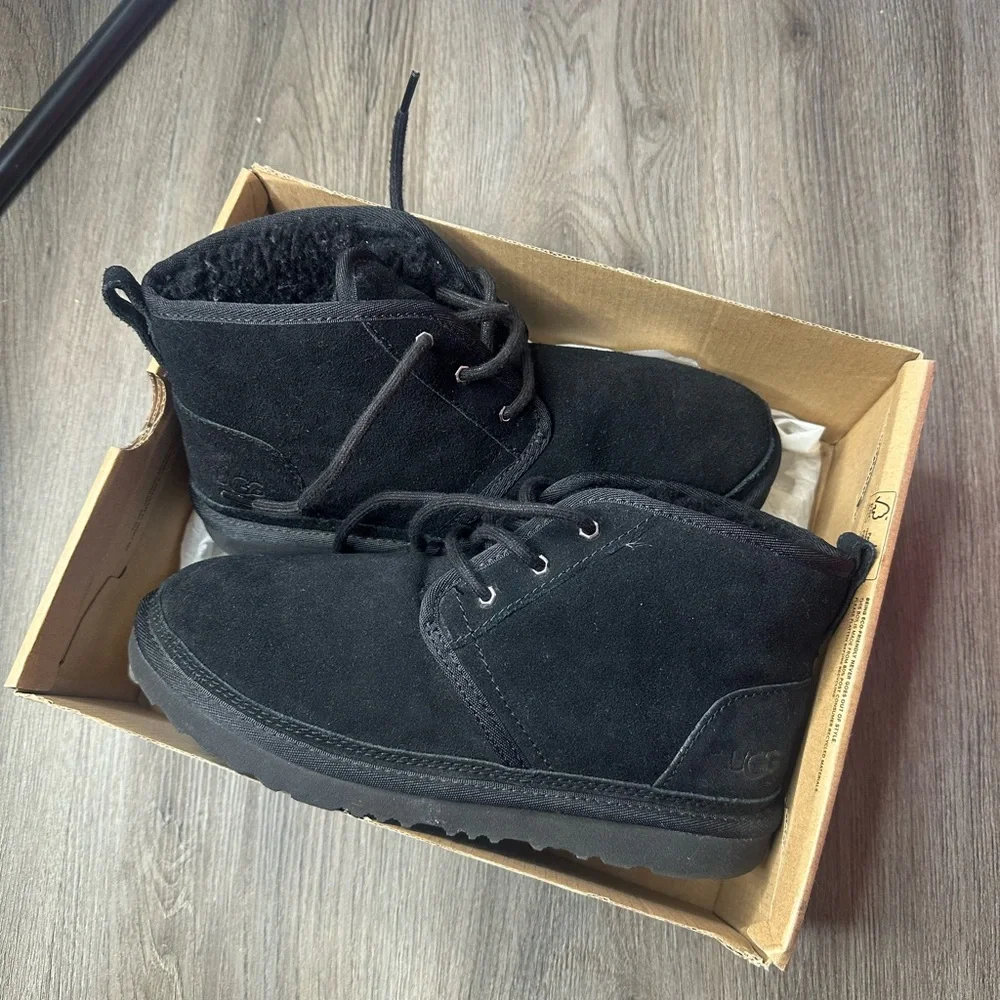 UGG Kids Neumel II Black Suede Boots Size 6 Unisex